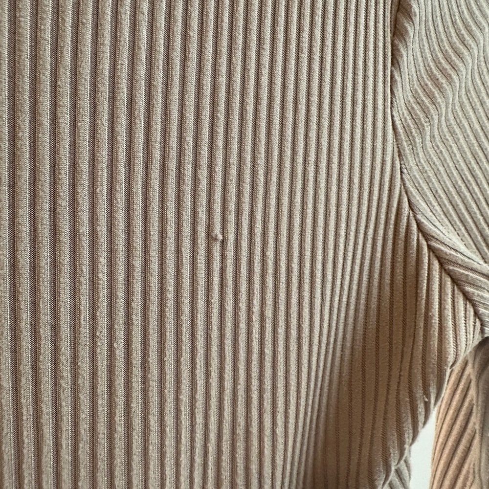Wasabi + Mint Beige Ribbed Twist Front Crop Top Long Sleeve | Size M - Picture 11 of 14